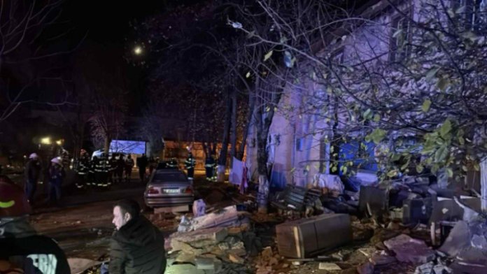 O explozie violentă într-un apartament din Buftea: 4 persoane rănite, pericol de colaps al clădirii