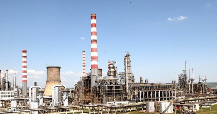 Statul român renunță la achiziționarea rafinăriei Lukoil, tranzacția se va desfășura în două faze (surse)