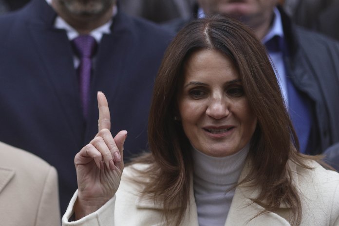 Anca Alexandrescu își exprimă critica față de Recorder. Ion Cristoiu, citat de Realitatea, indignat că TVR 1 a transmis documentarul.