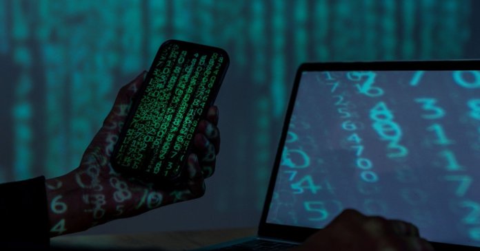 Tinerii ce sustrag milioane de dolari cu un singur click: Ex-hackeri relevă metodele infracțiunilor cibernetice majore