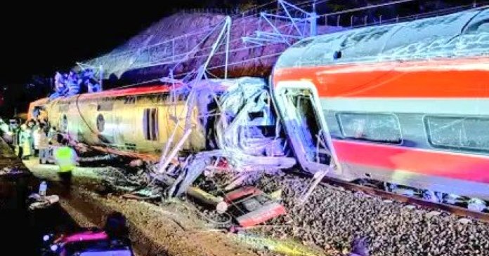 Accident feroviar în sudul Spaniei: Minimum 20 de decese și multe persoane rănite blocate în trenurile de mare viteză