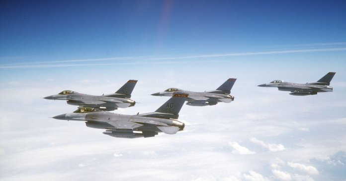 Atac cu drone în Ucraina, aproape de granița cu România: Forțele armate au ridicat două avioane F-16, alertă RO-Alert emisă în Tulcea.