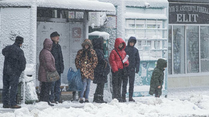 Când vor fi temperaturi ridicate în România. Previziunile meteorologice pentru următoarele 14 zile