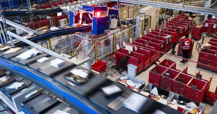 Mii de proprietari au fost notificați de către armata Norvegiei că proprietățile și activele lor ar putea fi luate în cazul unui conflict militar.