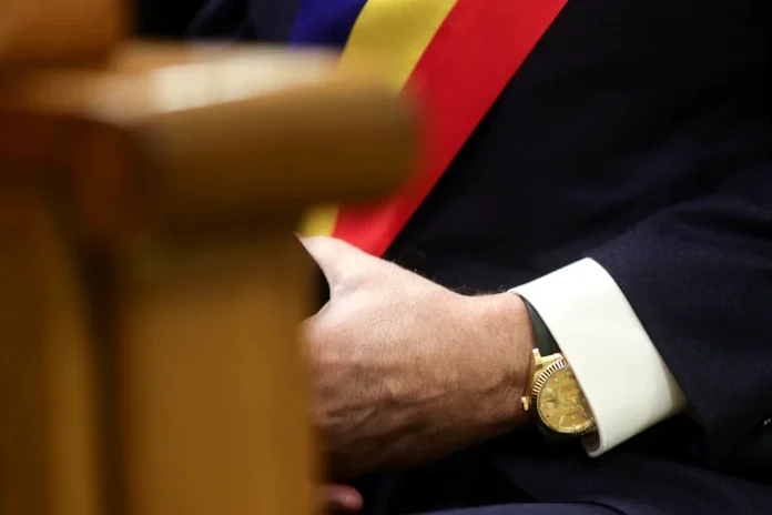 Primar cu un ceas de 30.000 de euro, zărit la întâlnirea cu premierul Bolojan în timpul grevei: „Nu înțeleg cum am ajuns să am ceasul ăsta”