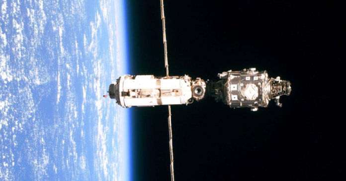 Satelitul românesc, în situație ambiguuă. Miruță cere asigurări înainte de lansare: „Nu punem 700.000 de euro doar pentru a-l observa dispărând”