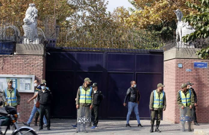 Trump susține că „nu este mulțumit” de discuțiile cu Iran. Întrebat despre aplicarea forței de către SUA: „Mi-ar plăcea să evit, dar uneori este indispensabil”