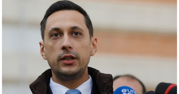 Vlad Gheorghe, consilierul lui Bolojan, îl critică pe Ciolacu în legătură cu bugetul: „Covrigarul trebuie să justifice câteva miliarde”