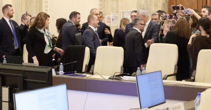 „Criza democrației!”. Tulburări la votul pentru asistența pensionarilor: propunerea a fost refuzată, în ciuda faptului că inițial...