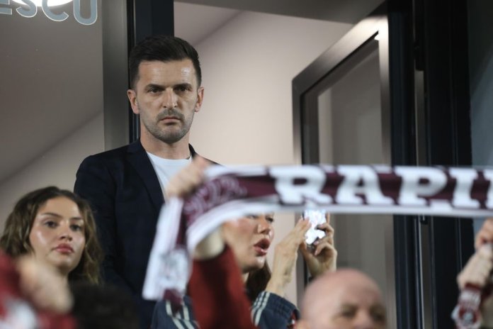 8 detalii de la Rapid - U Cluj: Demonstrații împotriva Legii 4, omagiu dedicat lui Mircea Lucescu și noul „transfer” la începutul meciului