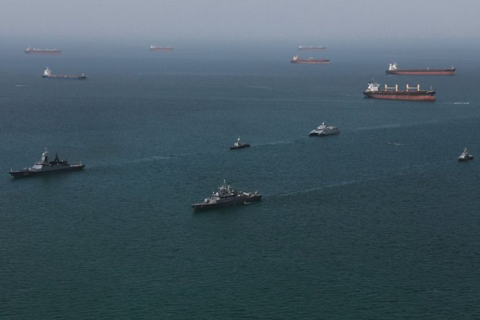 Armata Iranului atenționează cu privire la o reacție drastică: va închide Marea Roșie, Golful Persic și Marea Oman dacă constrângerea americană continuă.