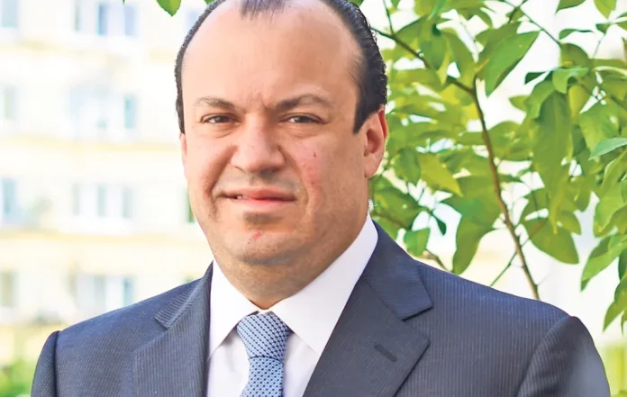 Fostul ofițer SRI Daniel Dragomir, aflat în Italia, contestă cererea de revizuire a sentinței în instanță.