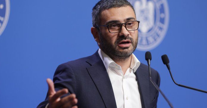 Reacția lui Florin Manole ca urmare a afirmațiilor lui Dragoș Pîslaru referitoare la cumularea pensiei cu venitul...