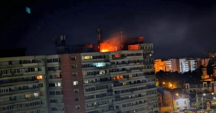 Alertă: O dronă s-a prăbușit peste un imobil din Galaţi, două persoane au fost rănite și zeci de altele afectate...