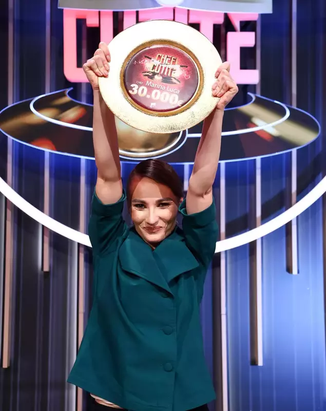 Marina Luca a obținut victoria în Chefi la cuțite 2026, sezonul 17. Ce bani va înmânca alături de Cuțitul de aur oferit de chef Sautner.