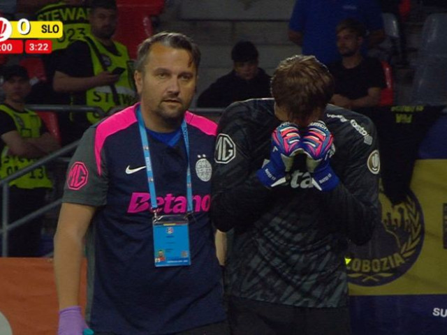 Matei Popa a fost schimbat înainte de intervalul meciului FCSB - Slobozia! A plâns în momentul ieșirii de pe teren.