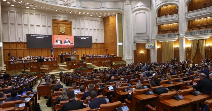 Numărul Executivelor căzute prin moțiune de cenzură după Revoluție: de la cel mai efemer Guvern la cel recent demis...