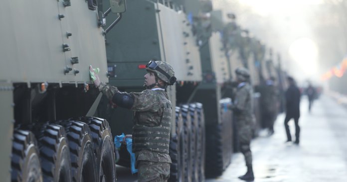 Săptămână crucială pentru echiparea României: MApN a încheiat doar 3 din cele 15 contracte prin SAFE și se confruntă cu pericole...