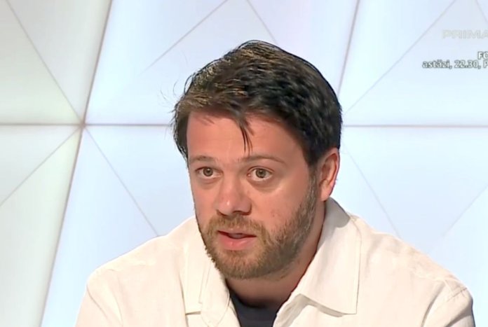 Victor Angelescu, în direct: „Daniel Pancu va asuma conducerea tehnică la Rapid. Este una dintre primele 3 legende ale clubului”