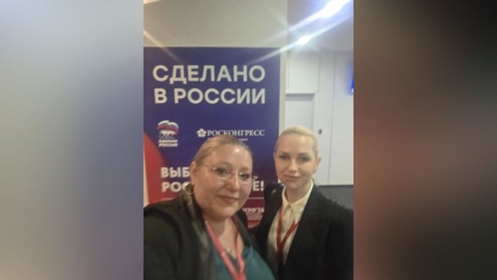 Diana Șoșoacă dialoghează cu Putin în Sankt-Petersburg: „Românii nu vă disprețuiesc, admirăm națiunea rusă”. Răspunsul conducătorului de la Kremlin.