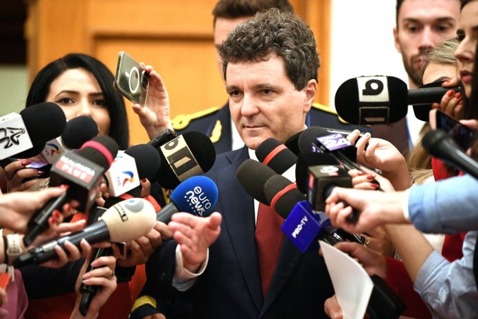 Nicușor Dan declară: „Ne pregătim pentru o conducere minoritară”. Când se preconizează ca partidele să propună soluția