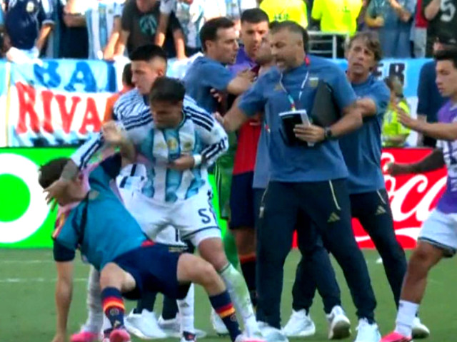 Confuzie după Spania - Argentina 1-0: Gavi și Paredes au avut un conflict! Fotografii uimitoare