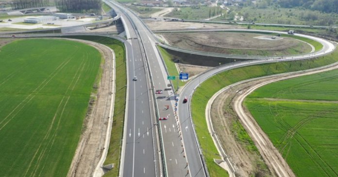 CNAIR: Cantitatea de segmente de autostradă sprijinite prin PNRR care vor fi terminate la timp. „Cu un ochi zâmbești, cu altul...