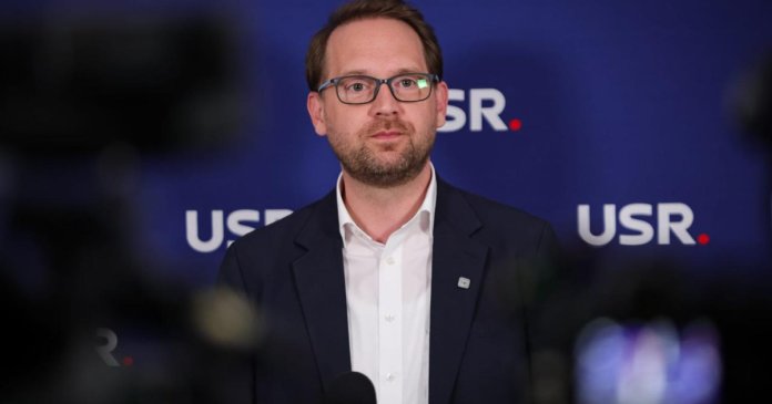 USR se adună în cadrul unei ședințe, ca urmare a hotărârii CCR: Partidul va reconfirma sprijinul pentru Dominic Fritz
